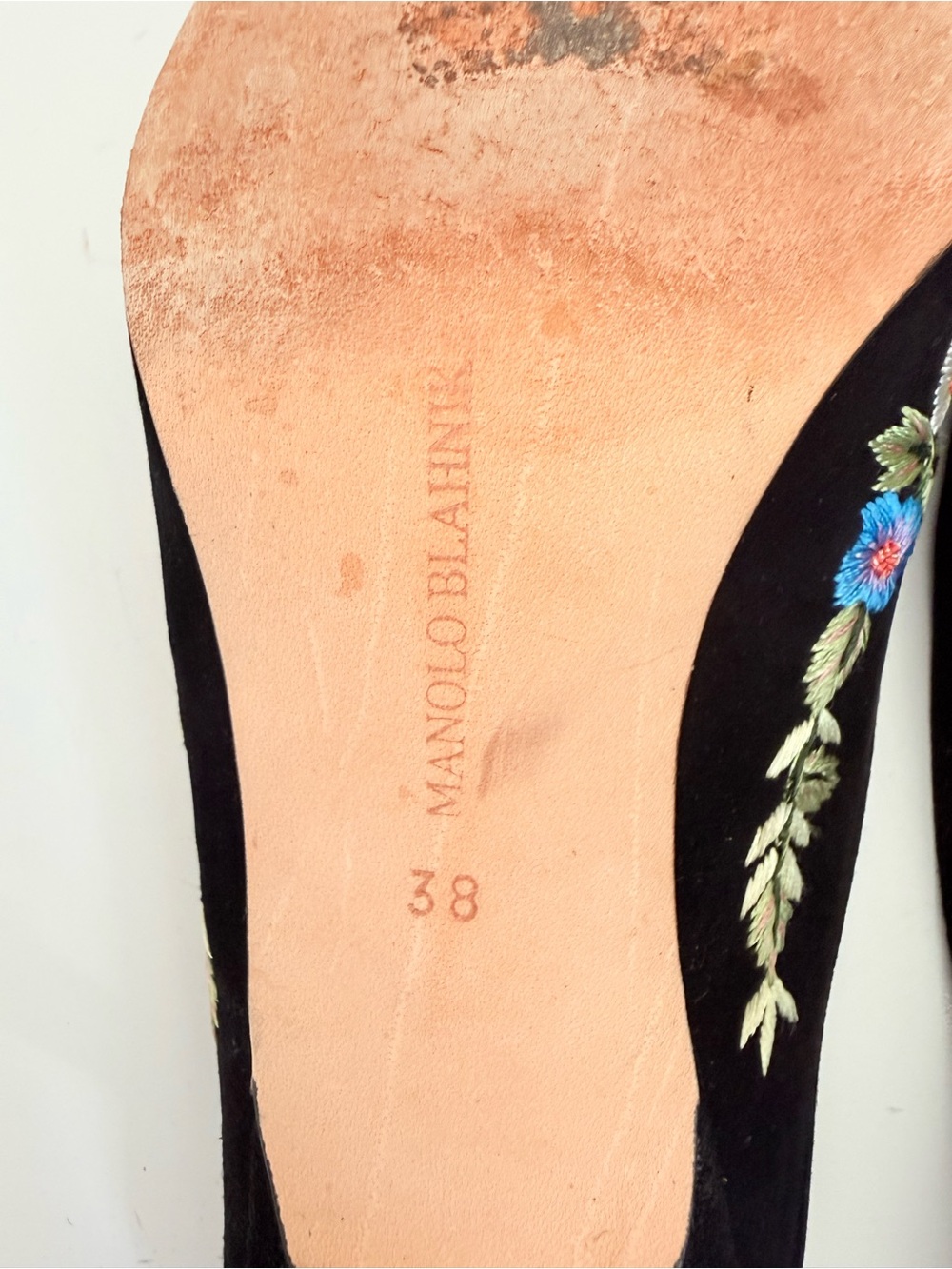 Vintage Manolo Blahnik Black Suede Floral Embroidered Mules Heels 38 - Picture 9 of 9